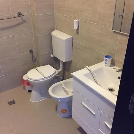 Garsoniera Maria Alezzi *