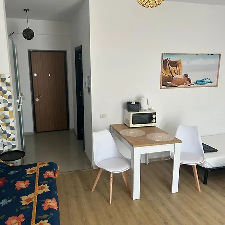 Garsoniera Maria Alezzi Năvodari