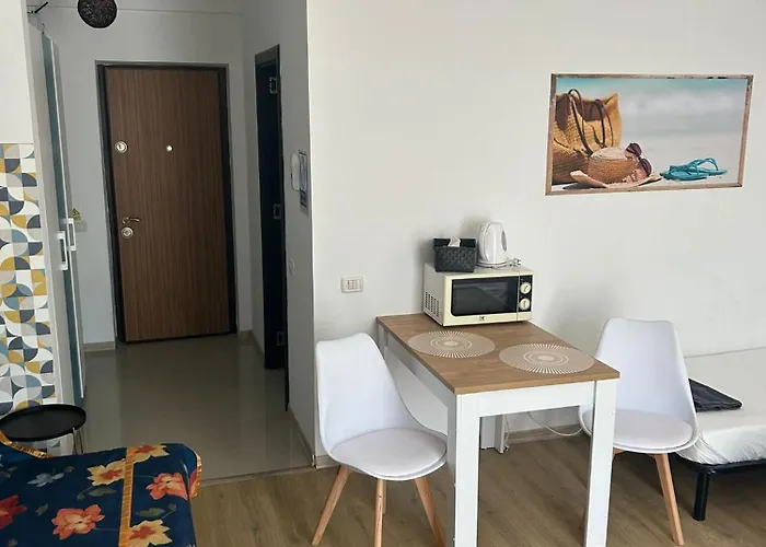 Garsoniera Maria Alezzi Năvodari